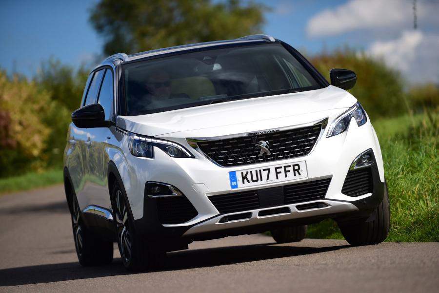  Peugeot 5008 GT Line 2017 года  (UK) (фото 12 из 30)